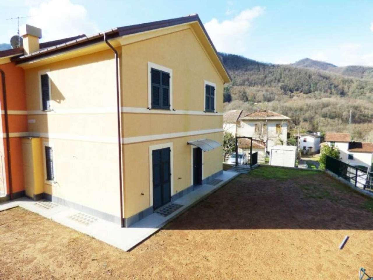 Villa SAN COLOMBANO CERTENOLI vendita   Calvari FONTANABUONA IMMOBILIARE