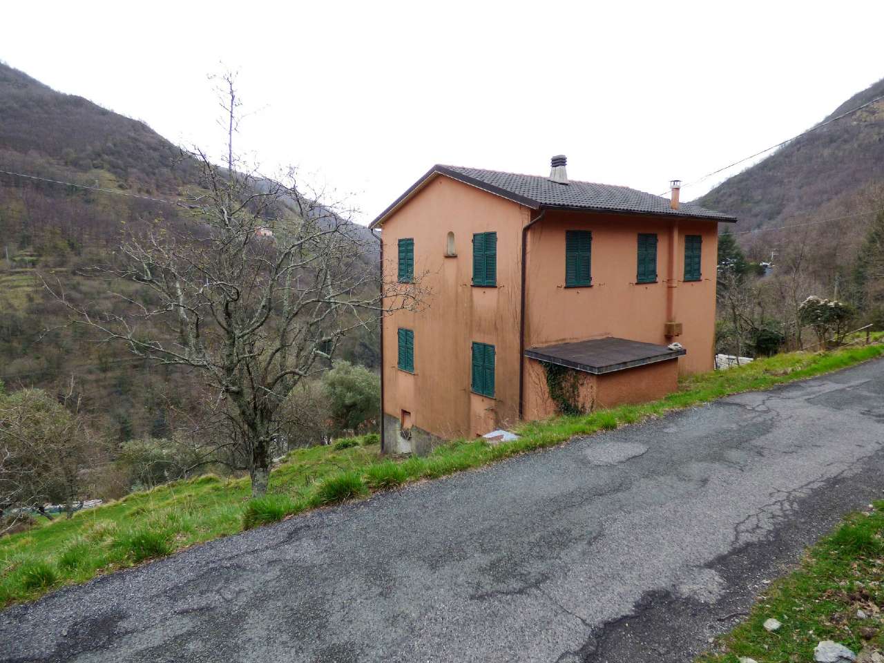 Villa Unifamiliare - Indipendente NEIRONE vendita   Neirone FONTANABUONA IMMOBILIARE