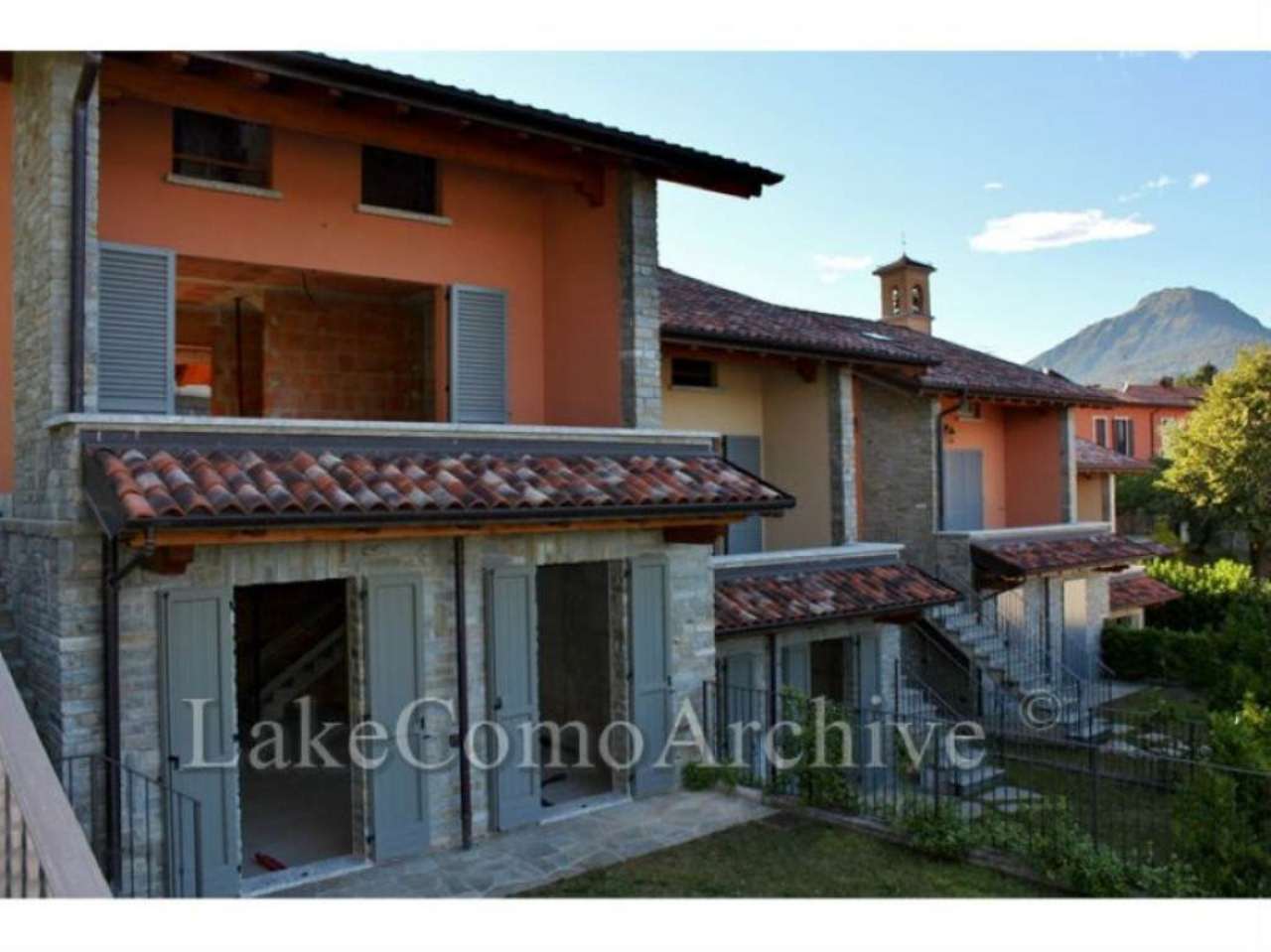 Stabile intero - Palazzo MENAGGIO vendita    Holiday Property Solutions Immobiliare