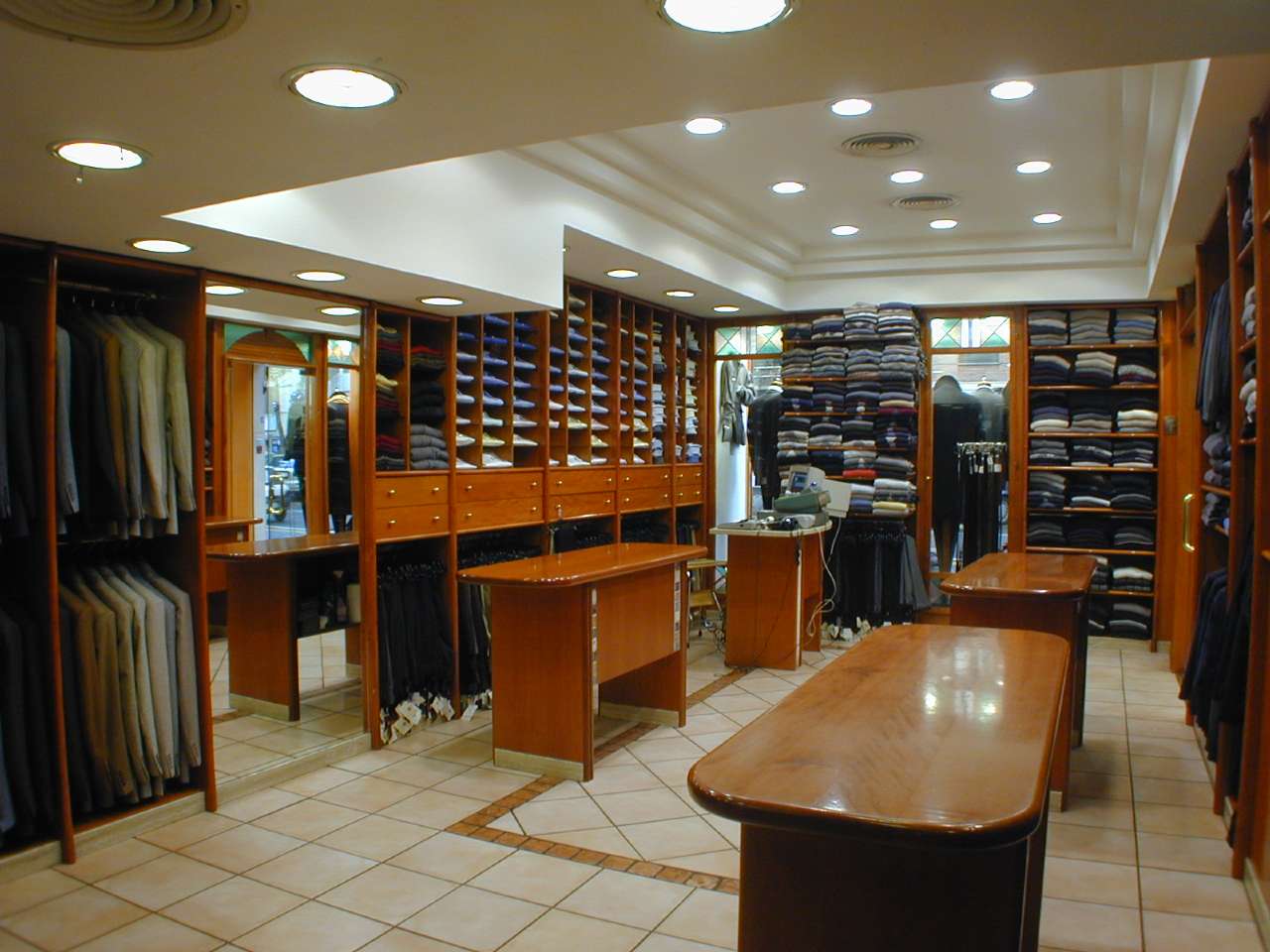 Negozio - Loc.Com. MILANO vendita  CENTRO STORICO Santa Maria Valle Immobilsistem sas