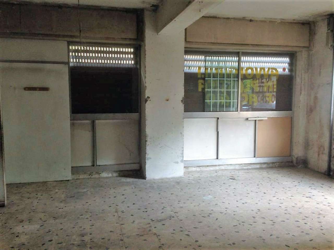 Negozio - Loc.Com. ROMA vendita  PIGNETO Antonio Raimondi Tre Effe Immobiliare