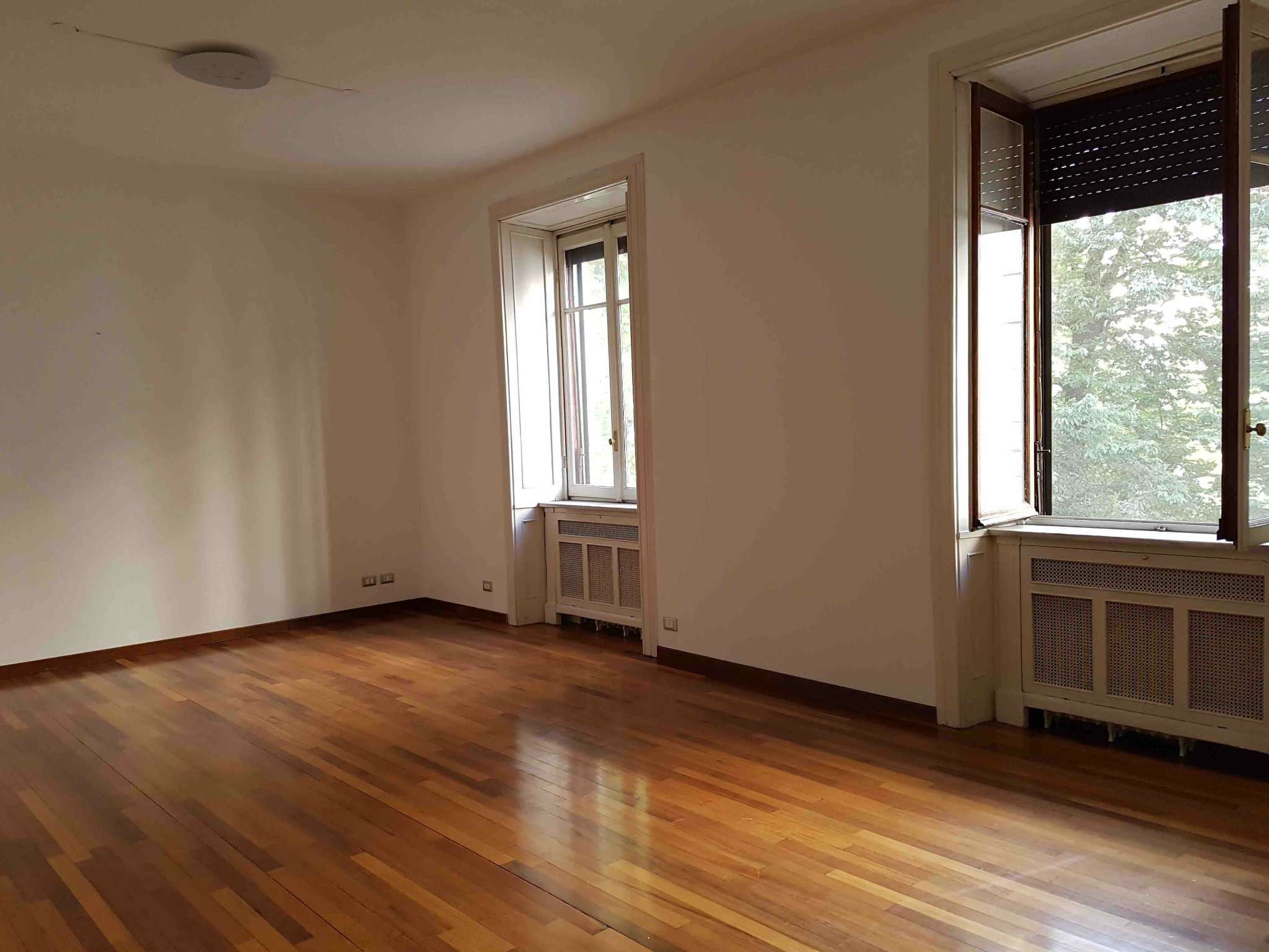 Show Room MILANO affitto  CENTRO STORICO Sant'Andrea HALLBERG REAL ESTATE