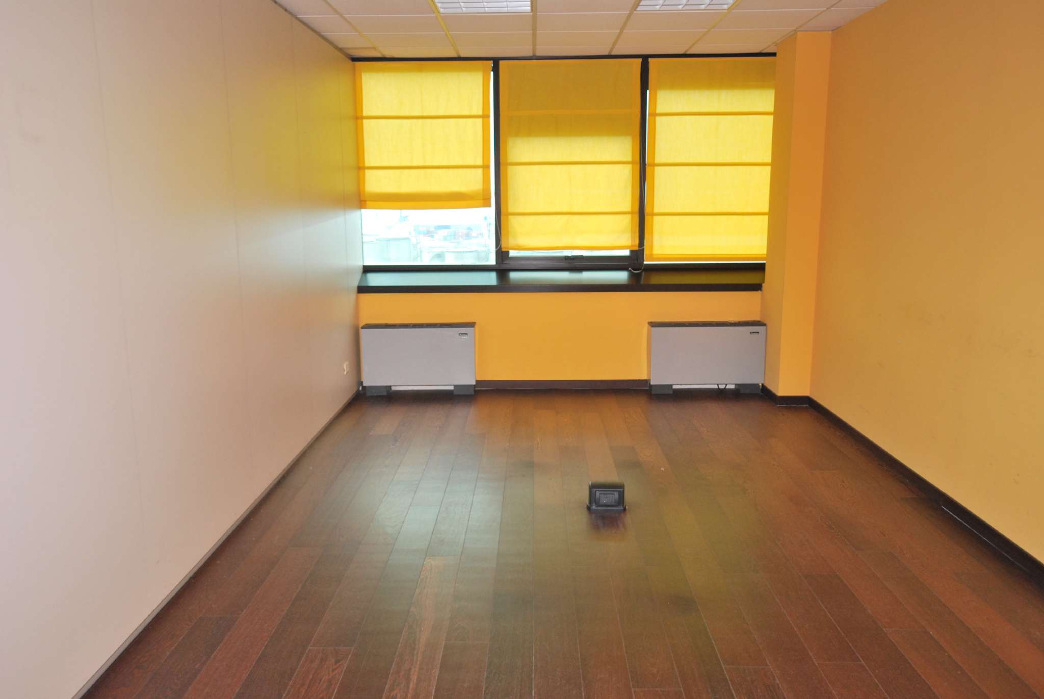 Ufficio - Loc.Com. GENOVA affitto  SAMPIERDARENA Pietro Chiesa CA.SA. sas intermediazioni immobiliari