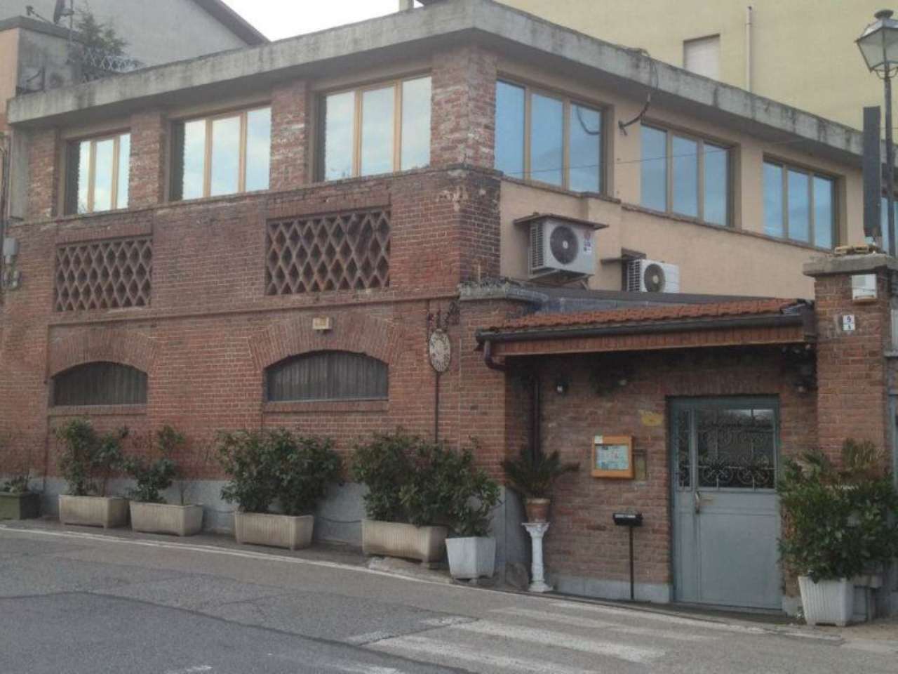 Negozio - Loc.Com. TORINO vendita  VANCHIGLIA Dell'arrivore Regina Studio Immobiliare