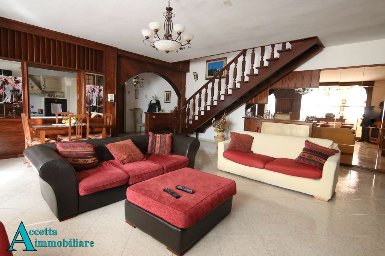 Villa TARANTO vendita   Fiordaliso ACCETTA IMMOBILIARE