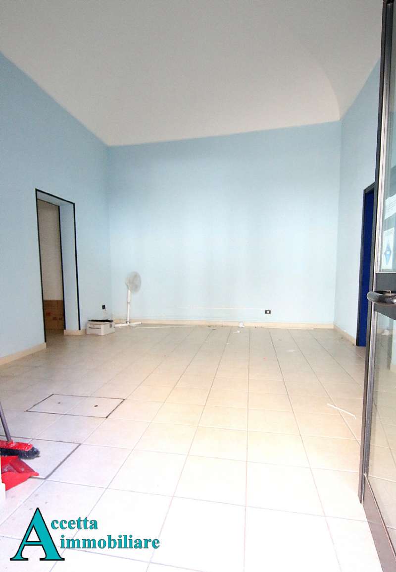 Negozio - Loc.Com. TARANTO affitto   Oberdan ACCETTA IMMOBILIARE