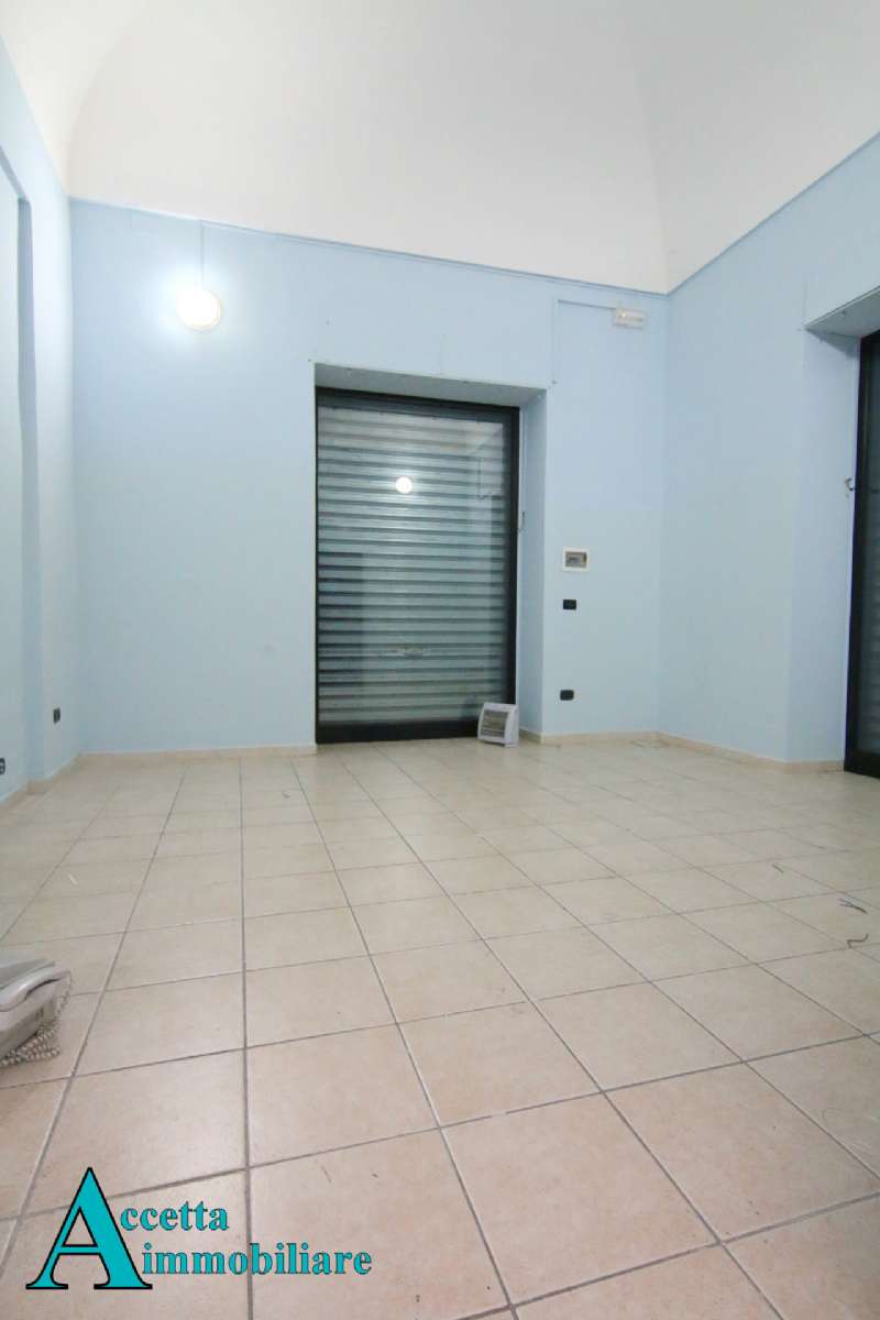 Negozio - Loc.Com. TARANTO affitto   Oberdan ACCETTA IMMOBILIARE
