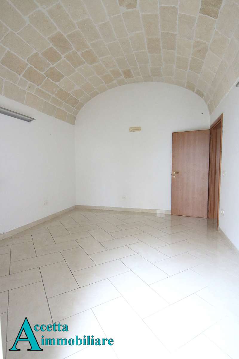 Ufficio - Loc.Com. TARANTO affitto   De Cesare ACCETTA IMMOBILIARE
