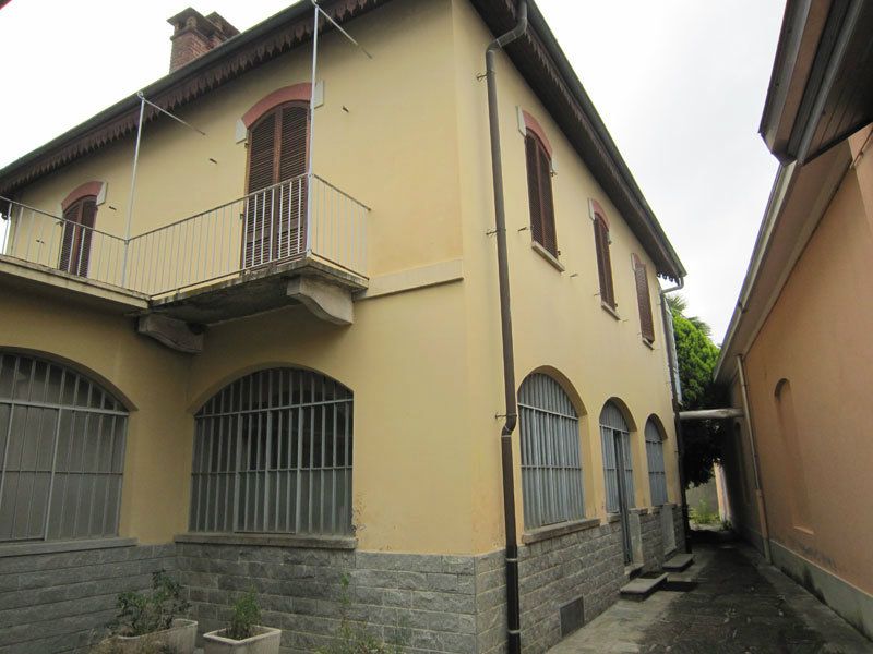 Luserna San Giovanni  - via I Maggio  - 11000 mq