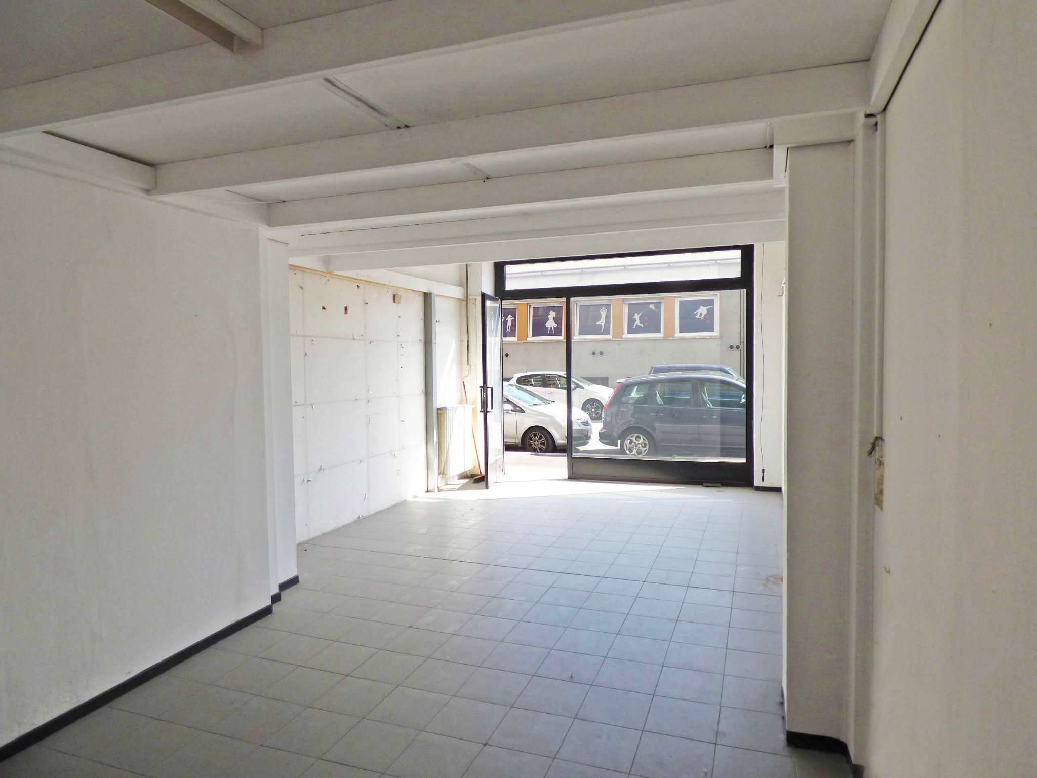 Negozio - Loc.Com. TORINO vendita  SANTA RITA Via Mombasiglio Chiusano & C. Torino