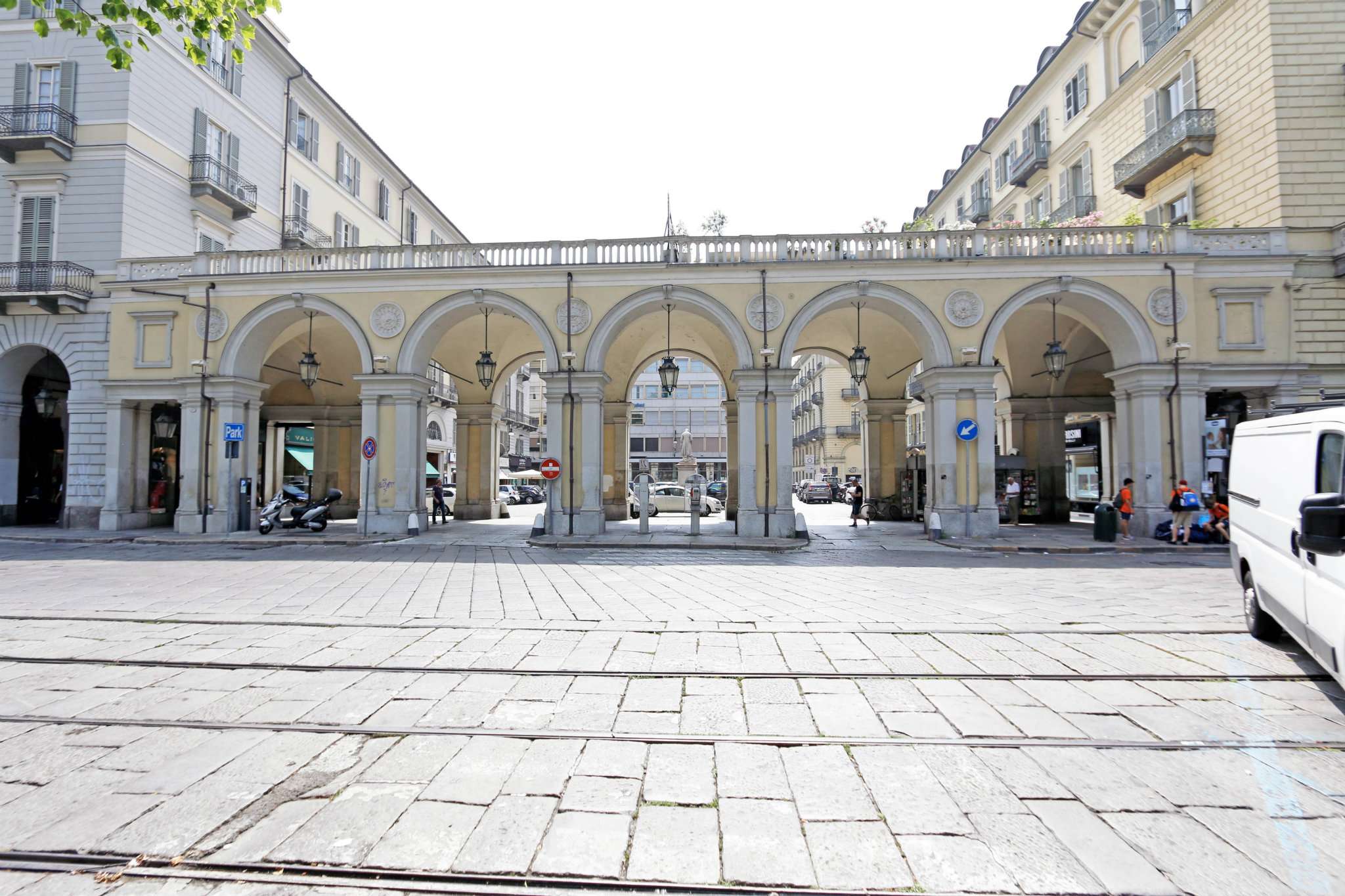 Negozio - Loc.Com. TORINO vendita  Piazza Lagrange Rattazzi Chiusano & C. Torino