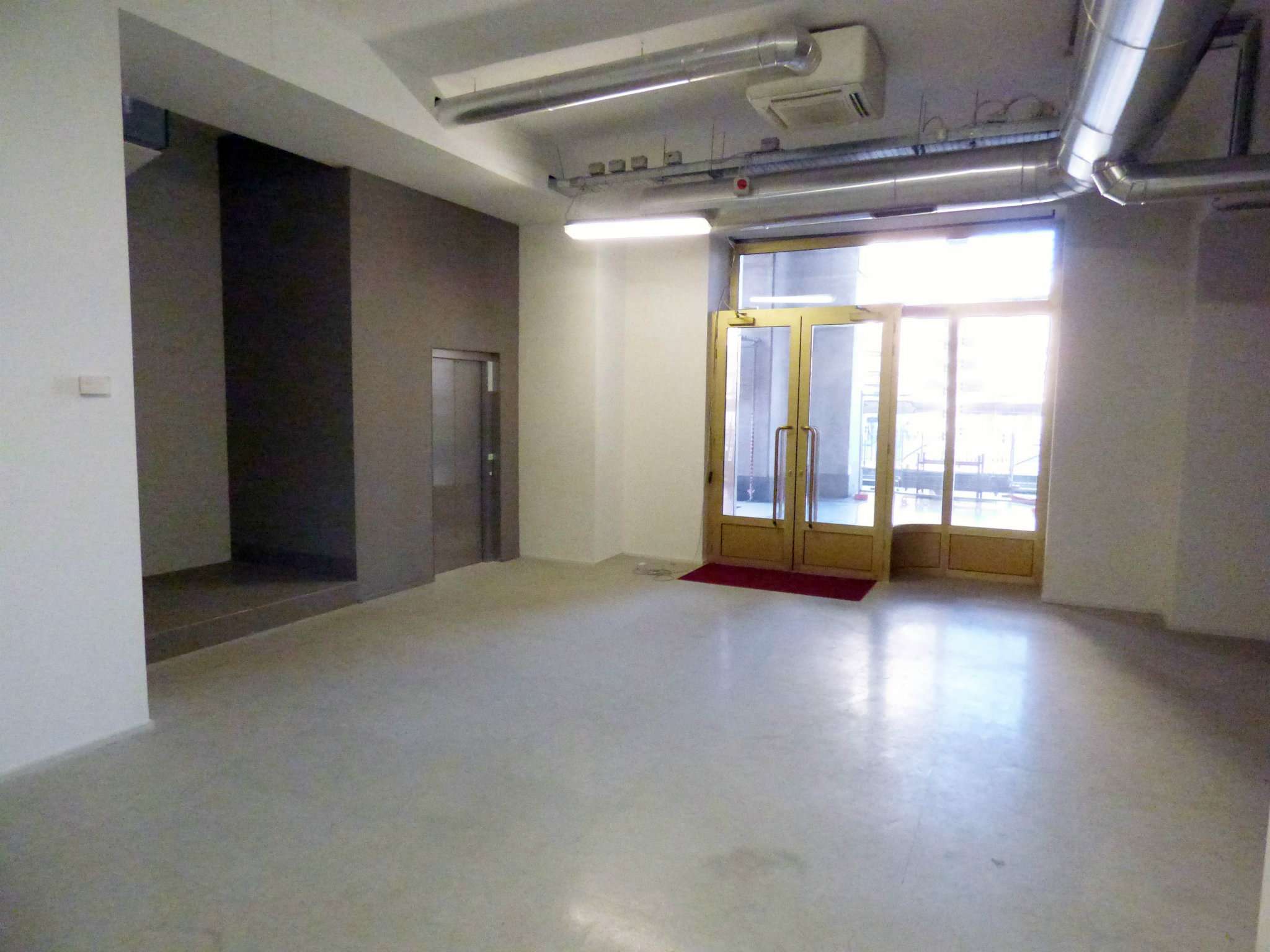 Negozio - Loc.Com. TORINO affitto  CENTRO Castello Chiusano & C. Torino