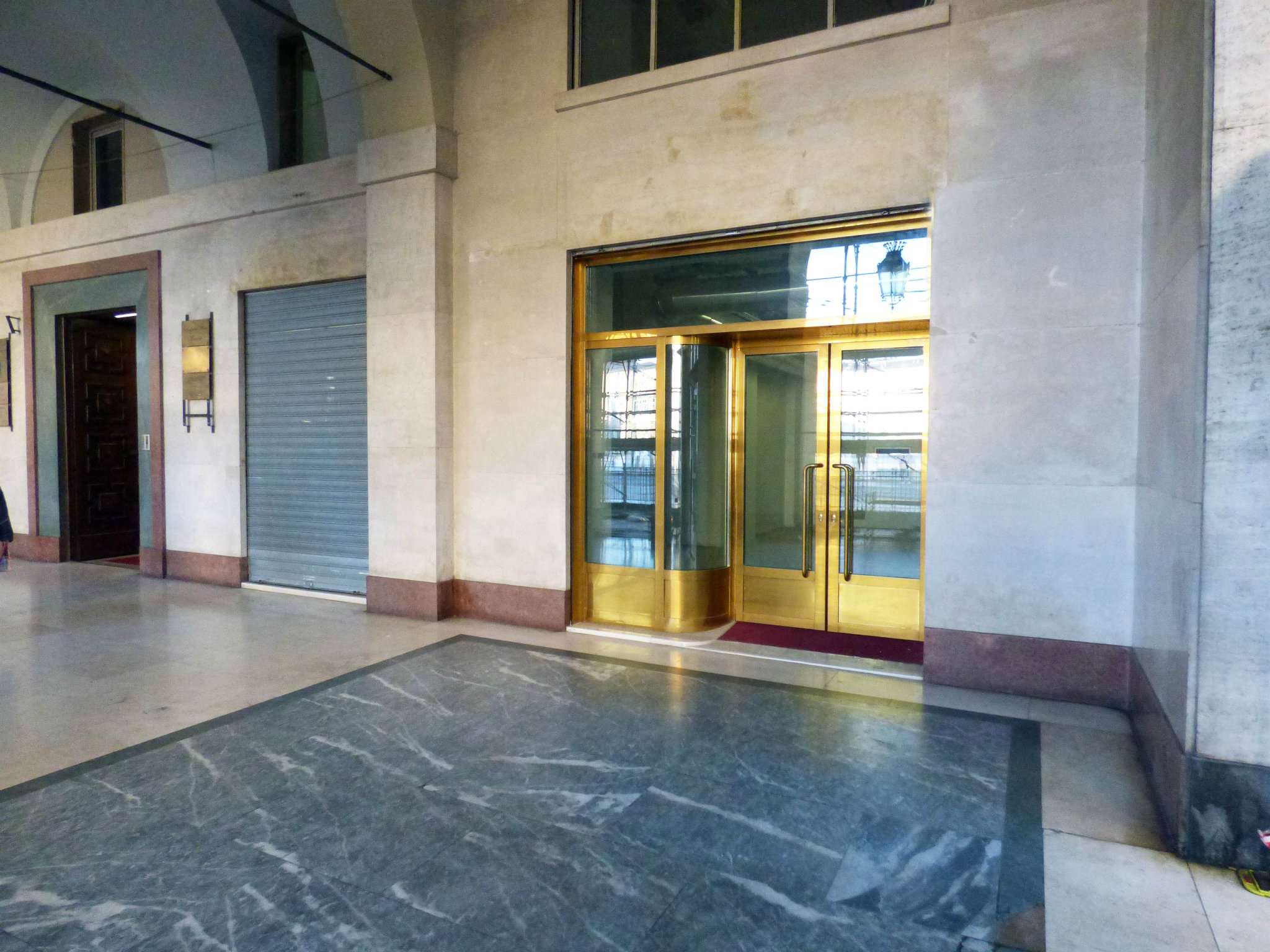 Negozio - Loc.Com. TORINO affitto  CENTRO Castello Chiusano & C. Torino