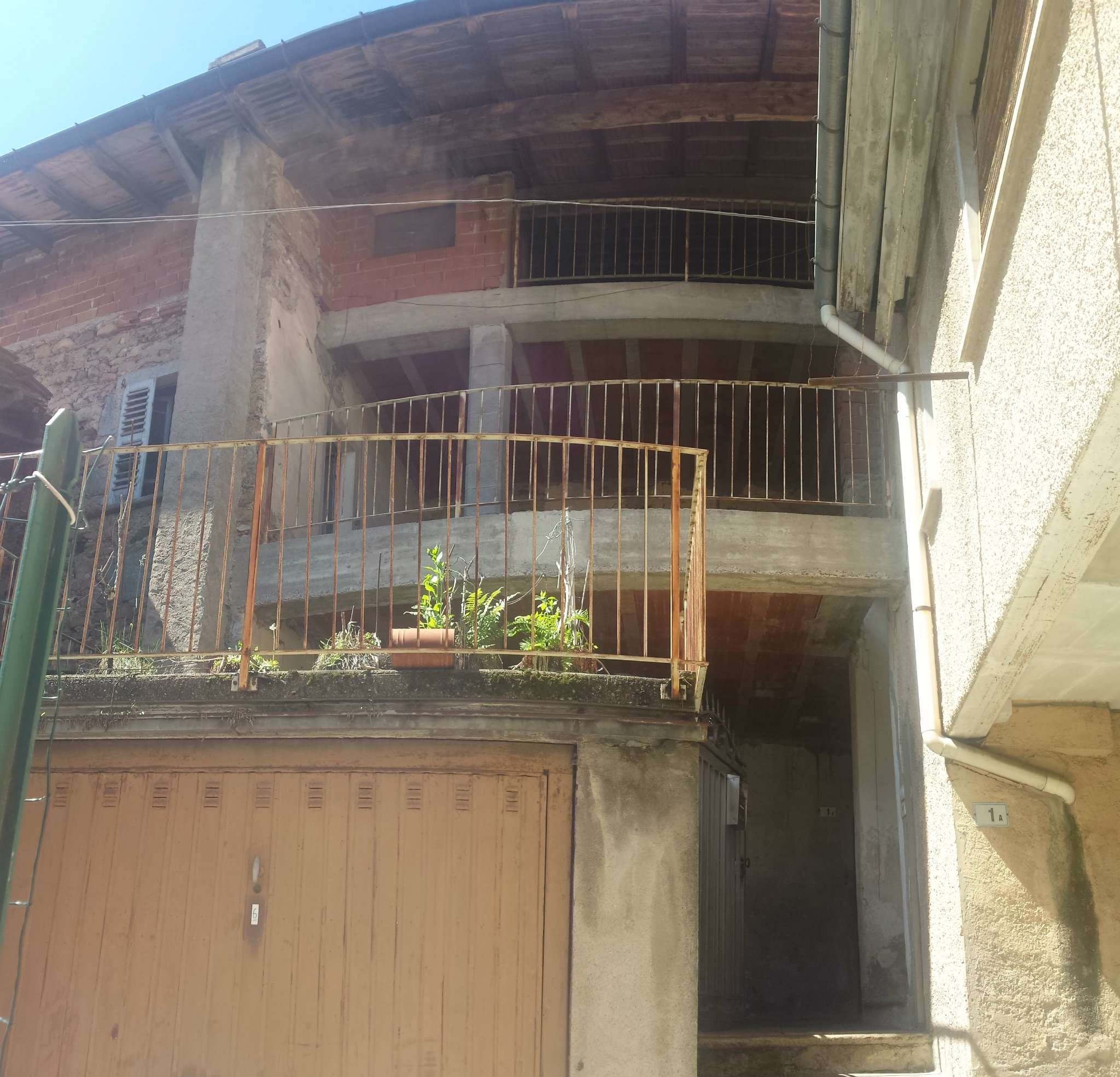 Rustico - Cascina CUASSO AL MONTE vendita    Broccucci Immobiliare