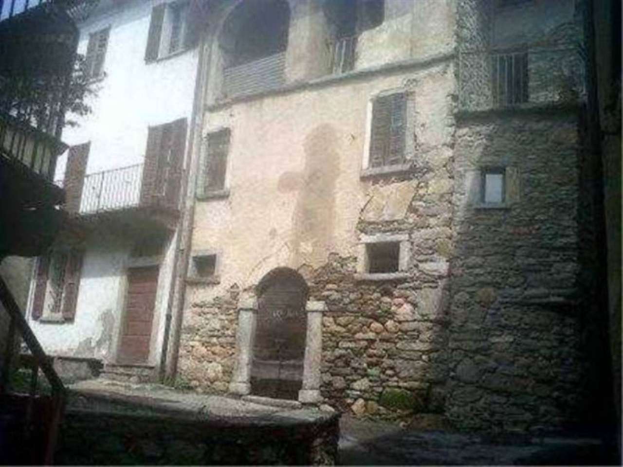 Rustico - Cascina CUASSO AL MONTE vendita    Broccucci Immobiliare