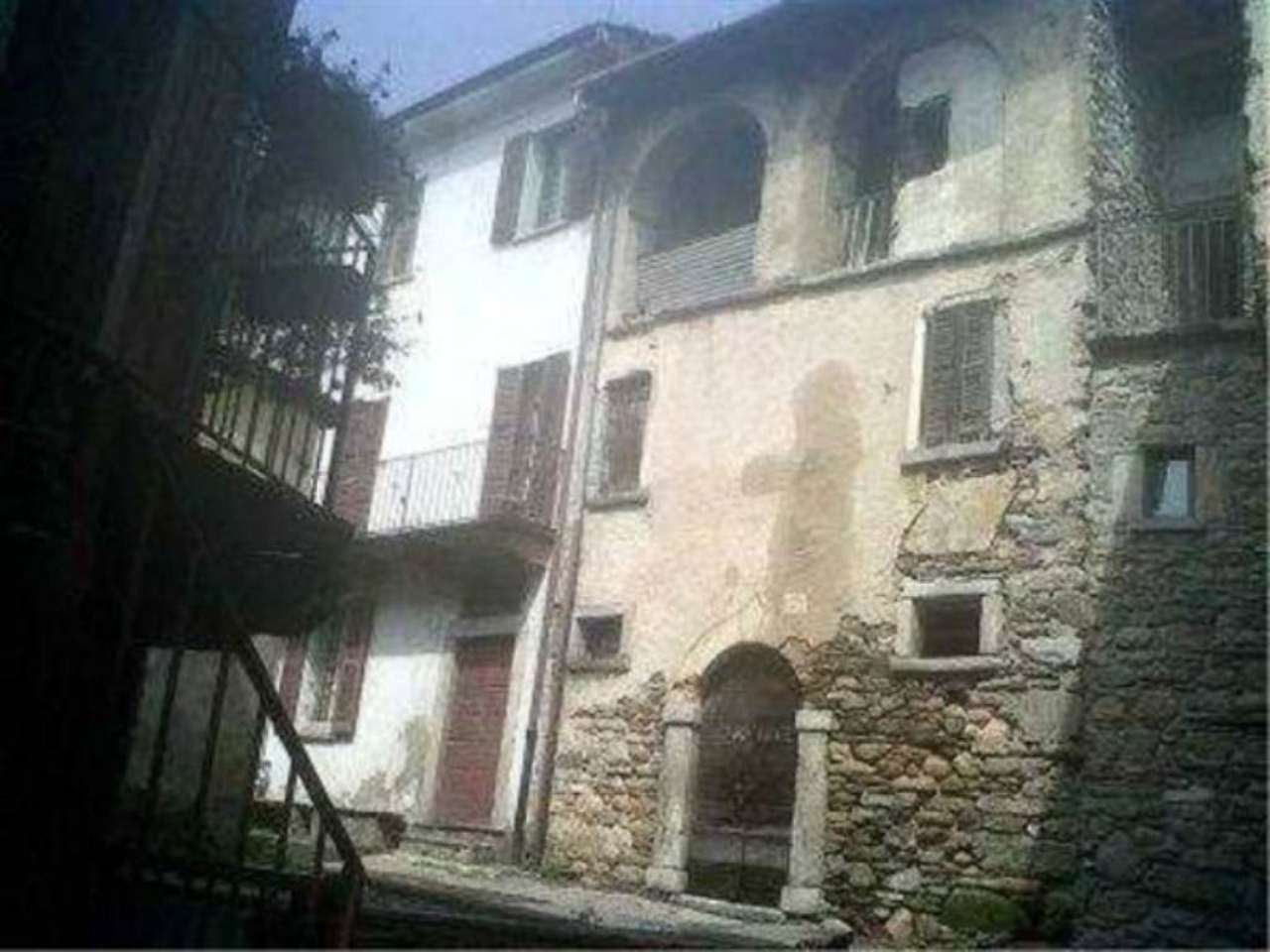 Rustico - Cascina CUASSO AL MONTE vendita    Broccucci Immobiliare