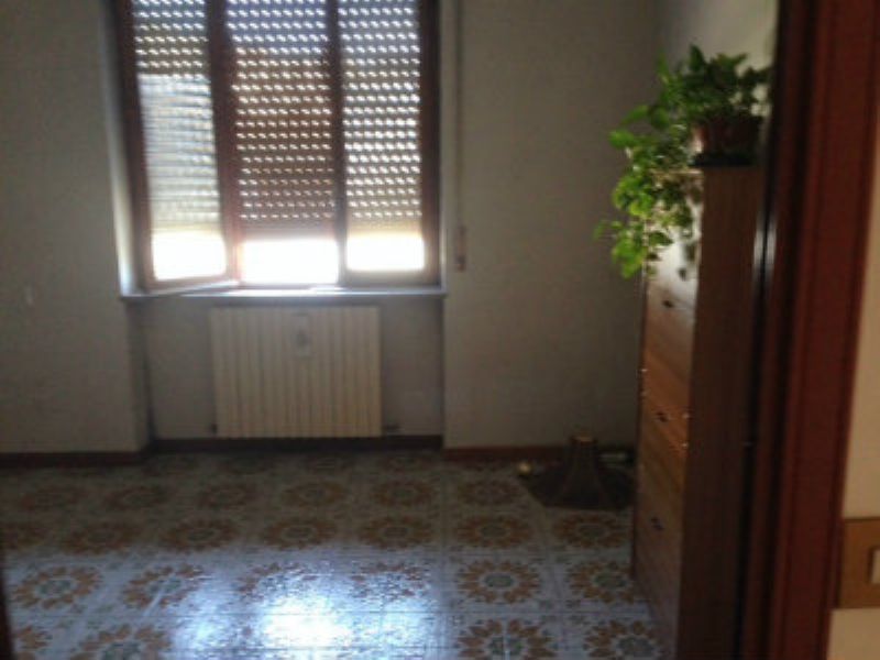 Appartamento PORTO CERESIO affitto    Broccucci Immobiliare