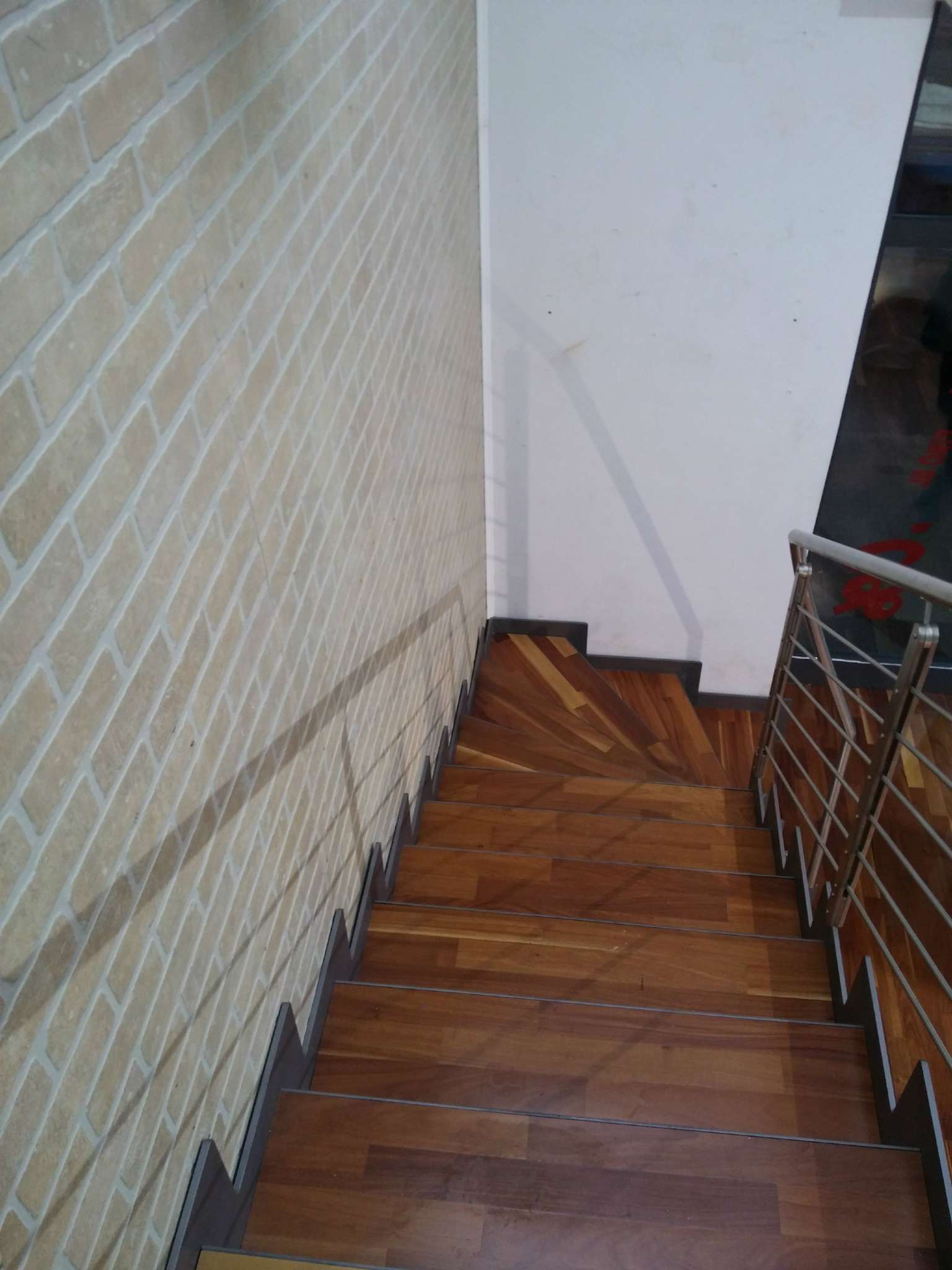 Negozio - Loc.Com. ANCONA vendita  CENTRO STORICO  PIAZZA HOUSE AGENZIA IMMOBILIARE