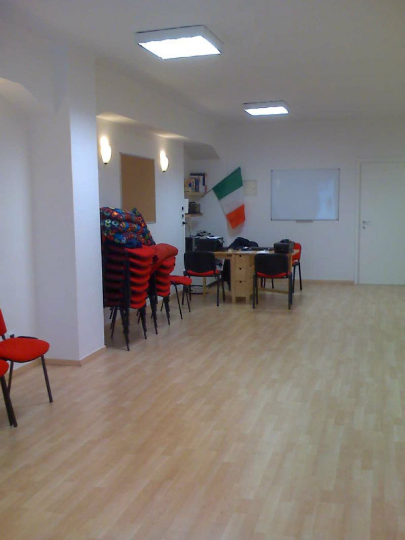 Negozio - Loc.Com. ANCONA vendita  CENTRO STORICO  PIAZZA HOUSE AGENZIA IMMOBILIARE