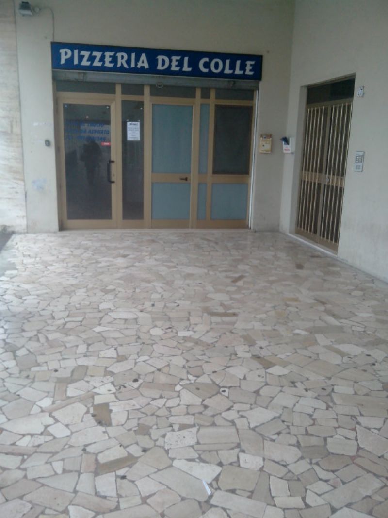 Negozio - Loc.Com. ANCONA vendita  COLLEMARINO  PIAZZA HOUSE AGENZIA IMMOBILIARE