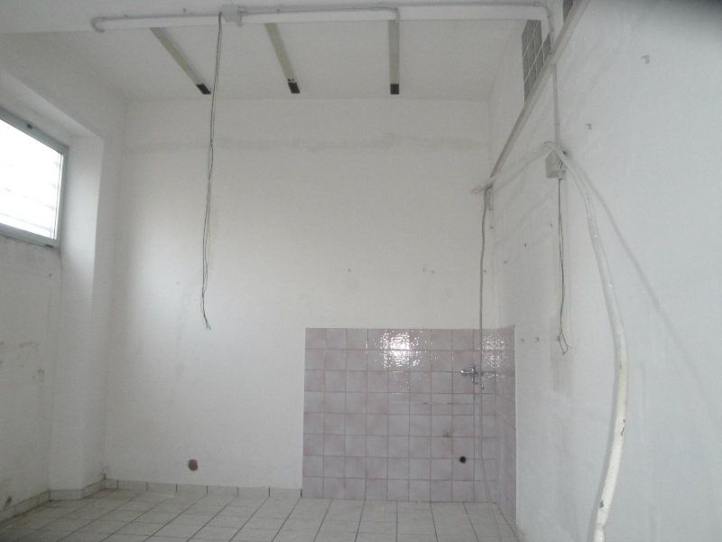 Negozio - Loc.Com. ANCONA affitto    PIAZZA HOUSE AGENZIA IMMOBILIARE