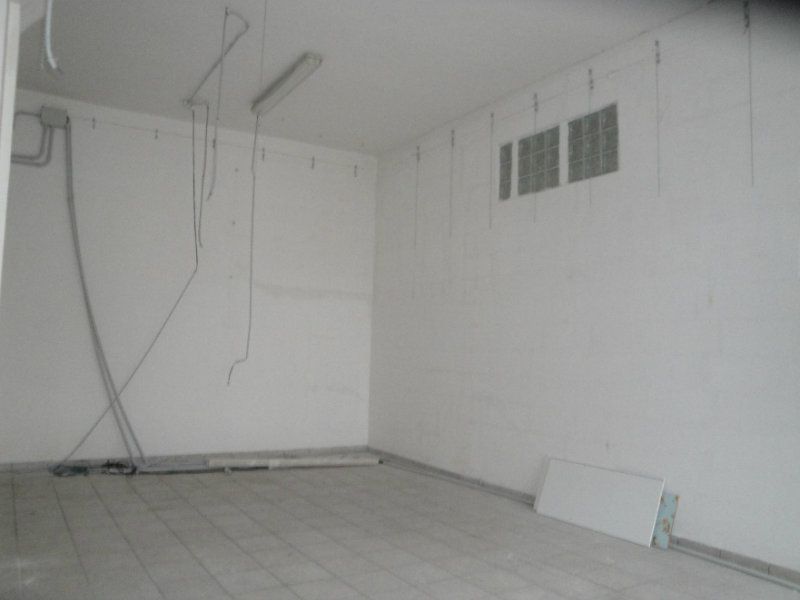 Negozio - Loc.Com. ANCONA affitto    PIAZZA HOUSE AGENZIA IMMOBILIARE