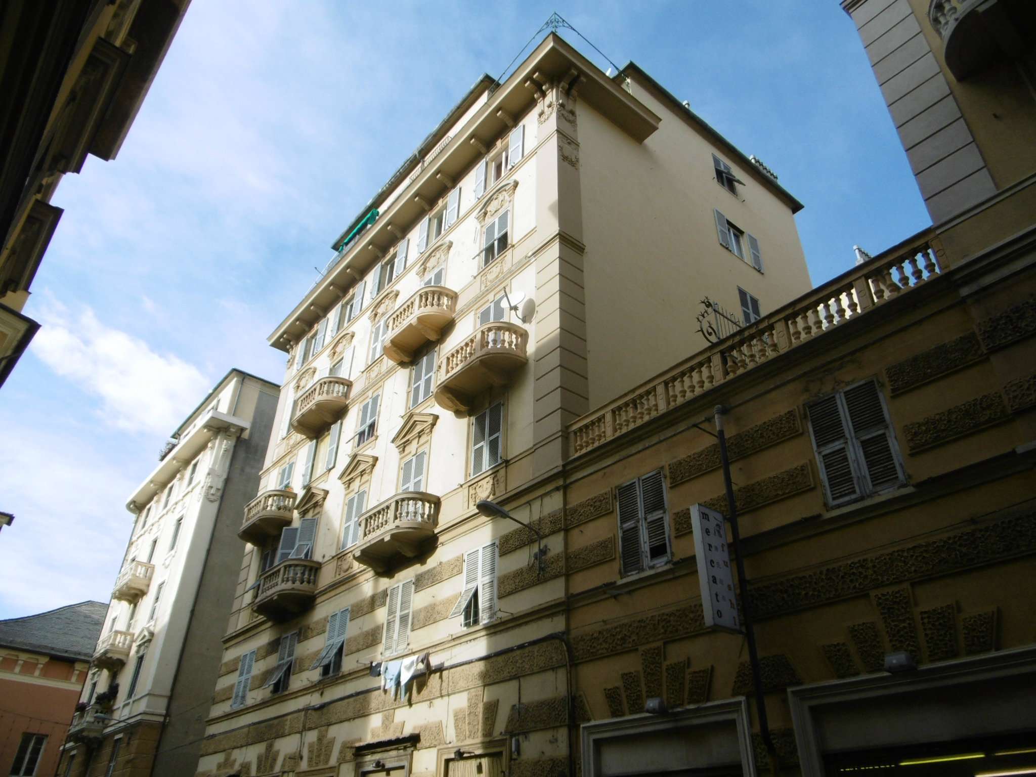  genova vendita quart: sampierdarena se imm srl