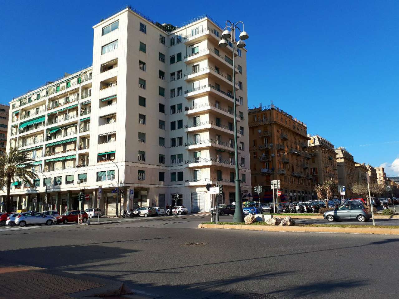  genova vendita quart: foce se imm srl