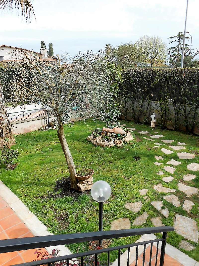 Villa Bifamiliare ROMA vendita  ARDEATINO  valerio giacomini romimmobiliare