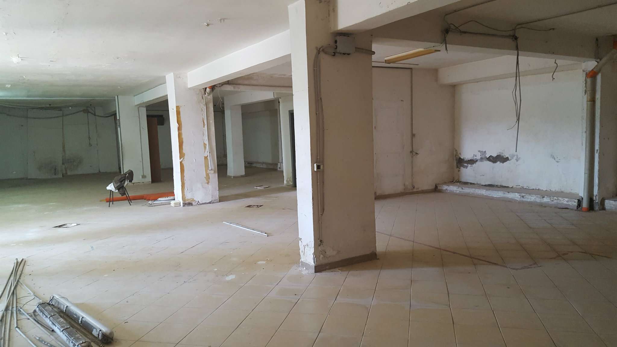 Capannoni (Tutti) NAPOLI affitto  Agnano  D'Anna Immobiliare