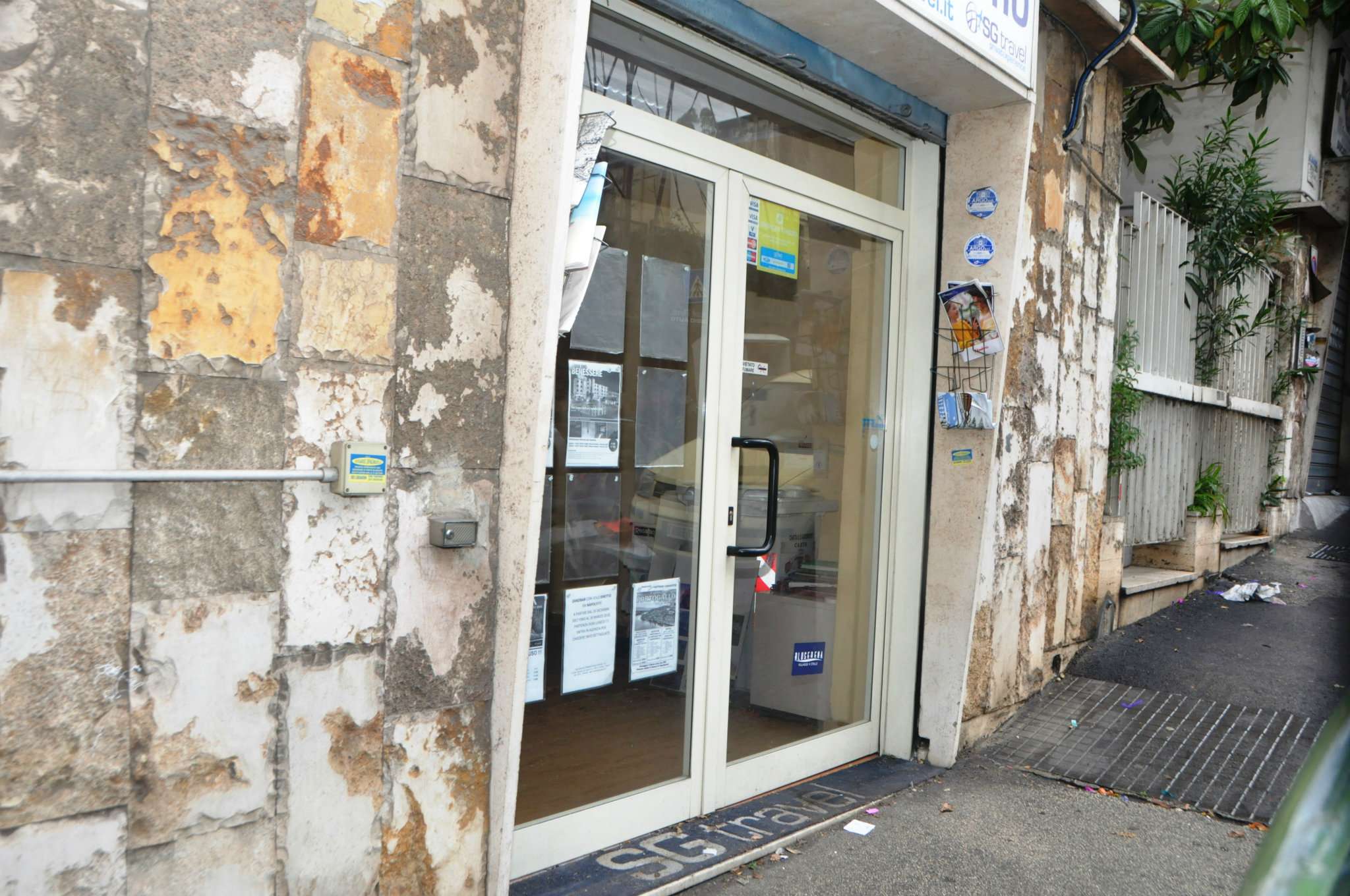 Negozio - Loc.Com. NAPOLI affitto  VOMERO San Giacomo dei Capri D'Anna Immobiliare