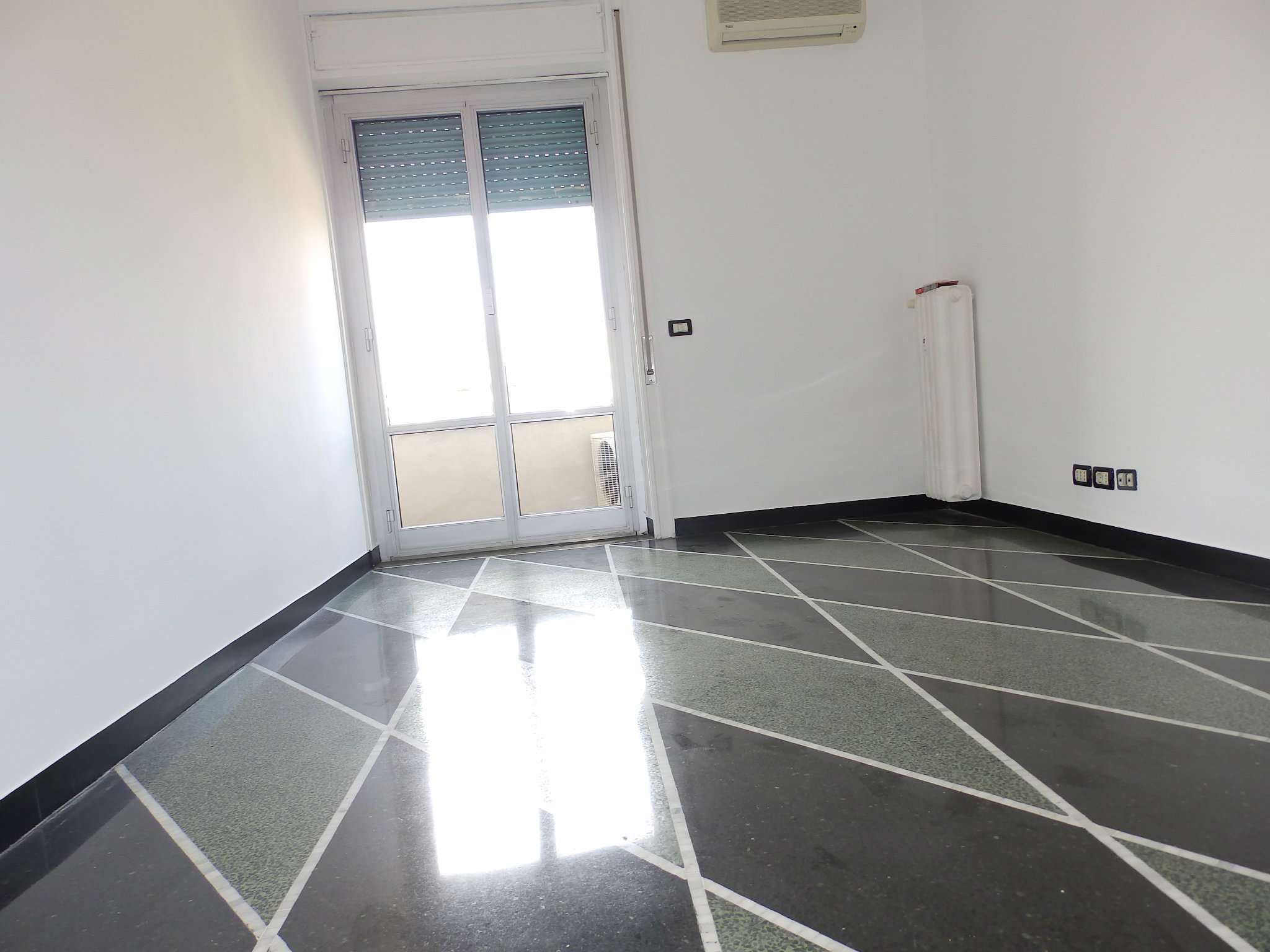 Ufficio - Loc.Com. GENOVA affitto   Fieschi Genovesimmobiliare