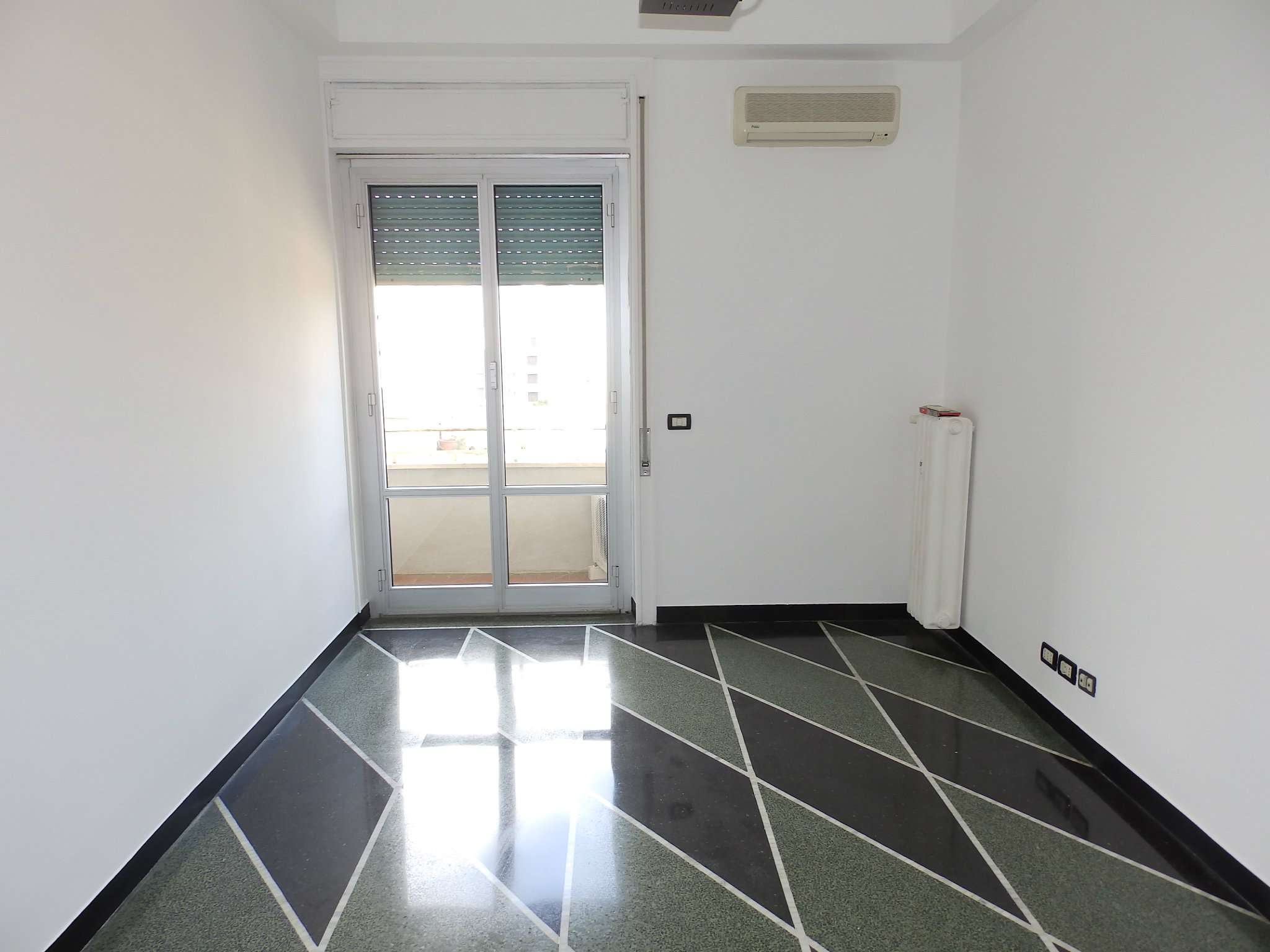 Ufficio - Loc.Com. GENOVA affitto   Fieschi Genovesimmobiliare