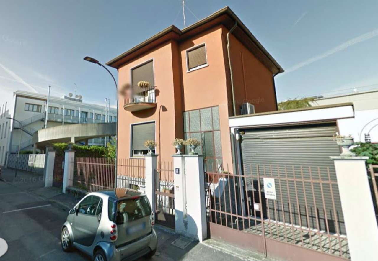 Villa Trifamiliare MILANO vendita  CENTRO STORICO Filippo Severoli Passacase Srl di Passaretti Luca