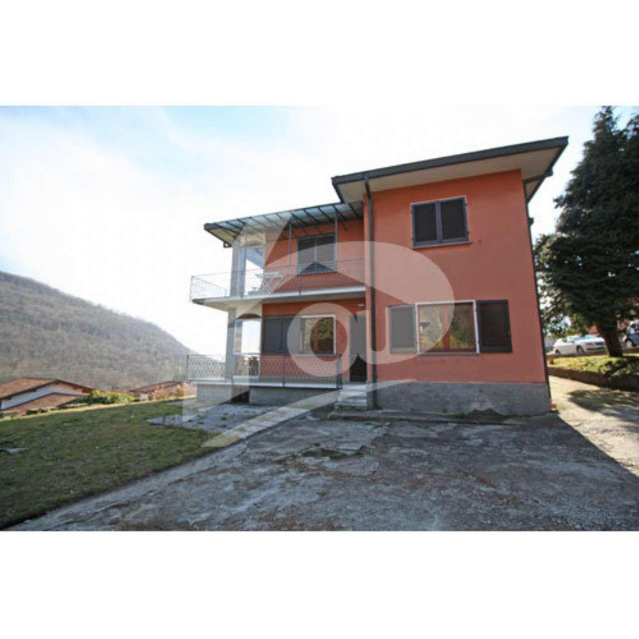 Villa LAVENO-MOMBELLO vendita   Giusti IMMOBILIARE BIZAR