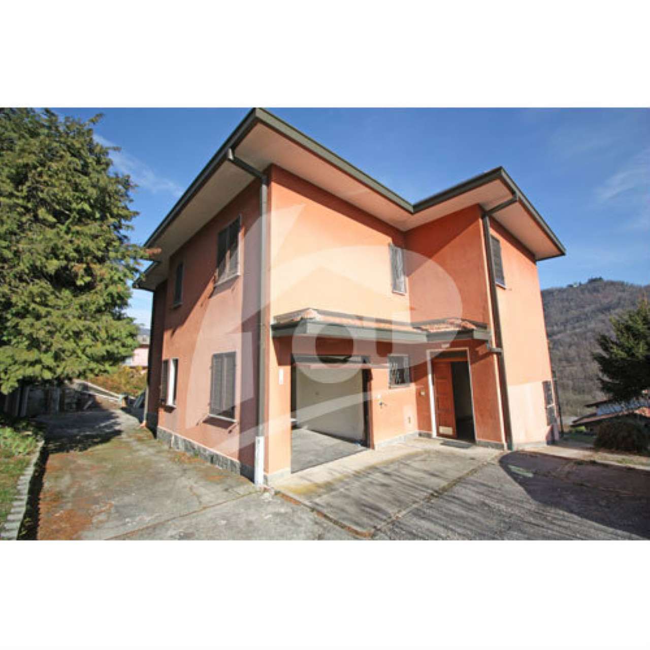 Villa LAVENO-MOMBELLO vendita   Giusti IMMOBILIARE BIZAR