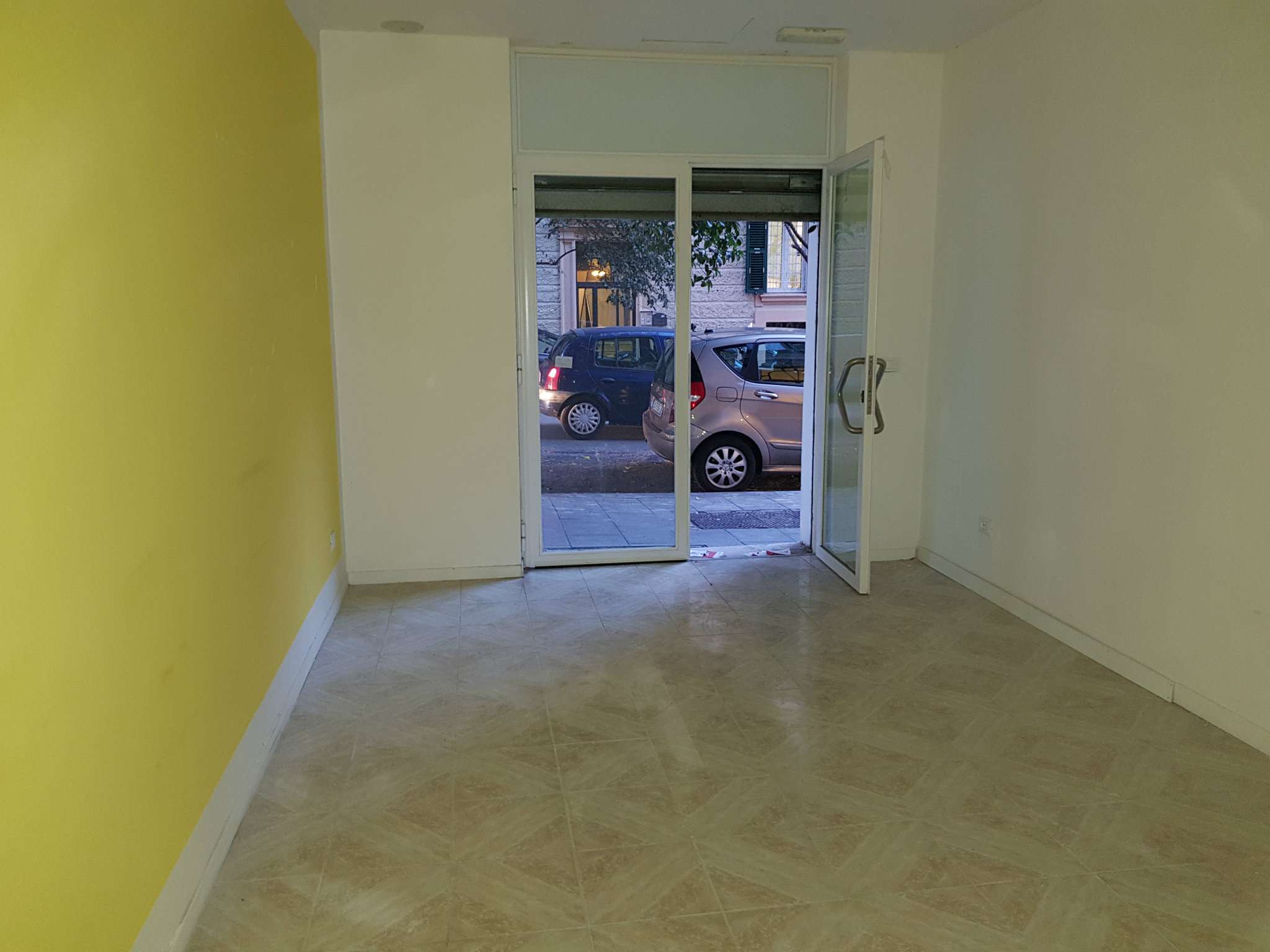 Negozio - Loc.Com. ROMA vendita  NOMENTANO  Lucca PUNTO IMMOBILIARE PROVINCIE