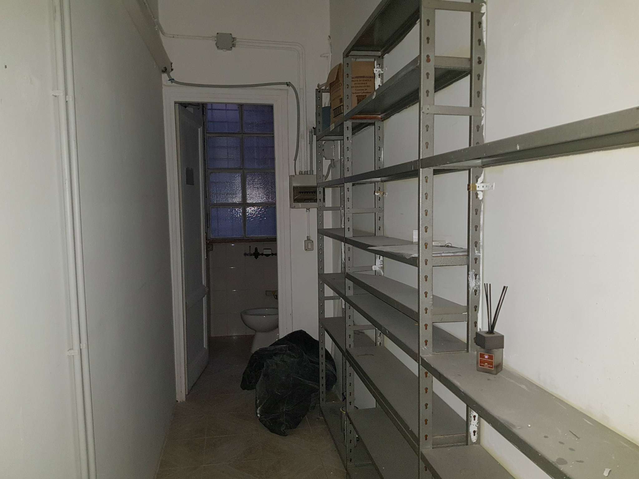 Negozio - Loc.Com. ROMA vendita  NOMENTANO  Lucca PUNTO IMMOBILIARE PROVINCIE