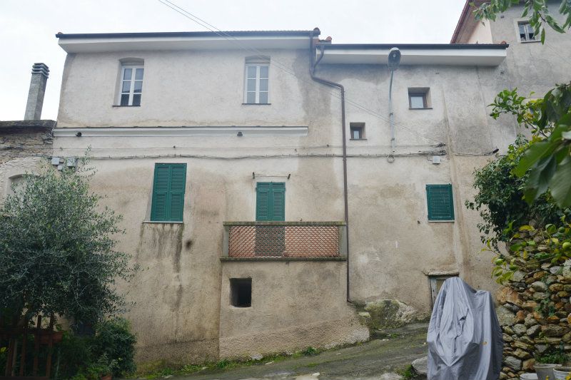 Rustico - Cascina PIETRA LIGURE vendita    Vivere Casa