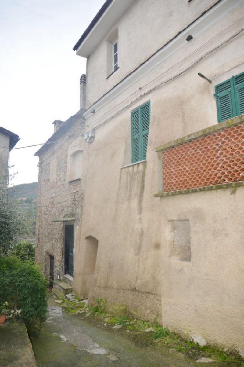 Rustico - Cascina PIETRA LIGURE vendita    Vivere Casa