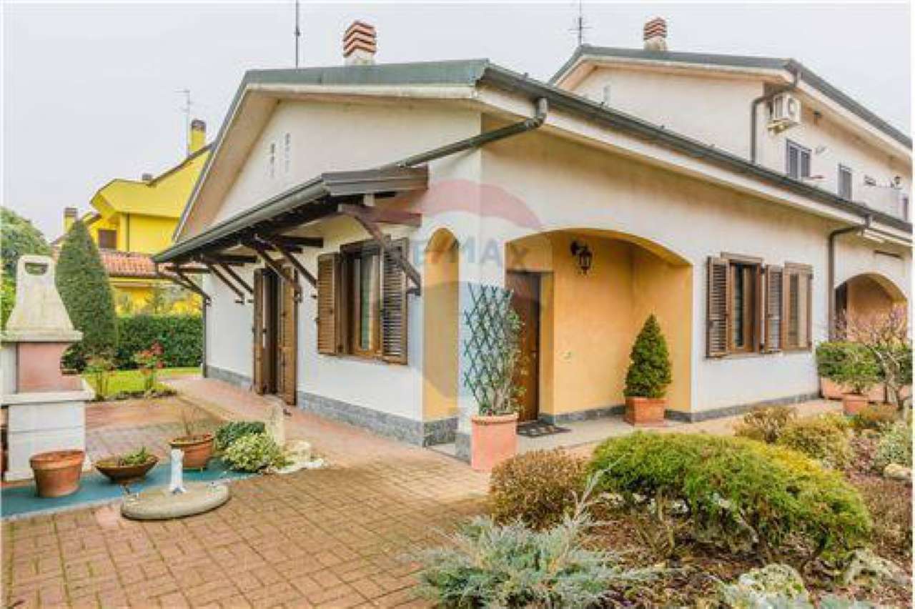  bollate vendita quart:  remax fiducia  di tonetto marisa