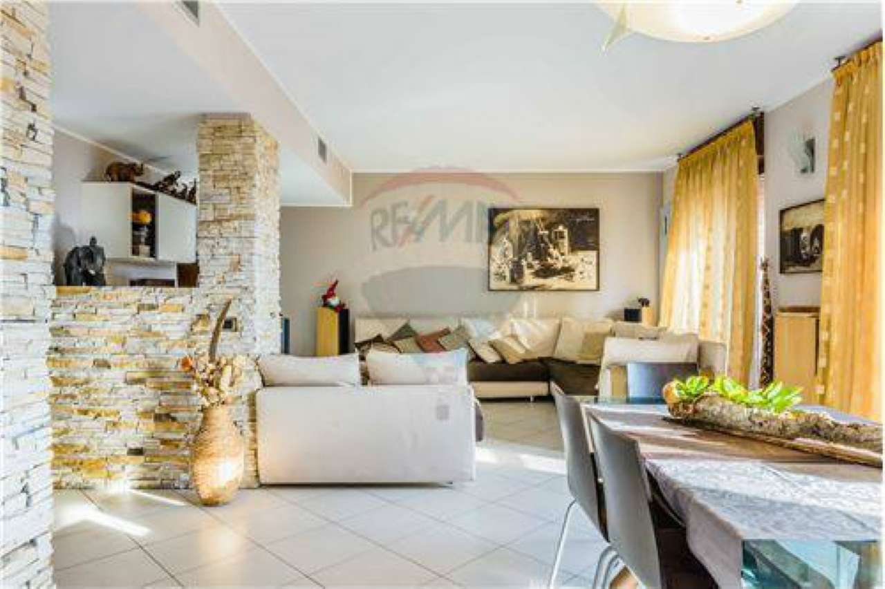 Appartamento BOLLATE vendita   Nino Bixio Remax Fiducia  di Tonetto Marisa