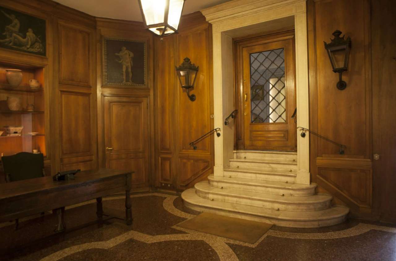 Negozio - Loc.Com. MILANO affitto  CENTRO STORICO Borgospesso Dimore Prestige