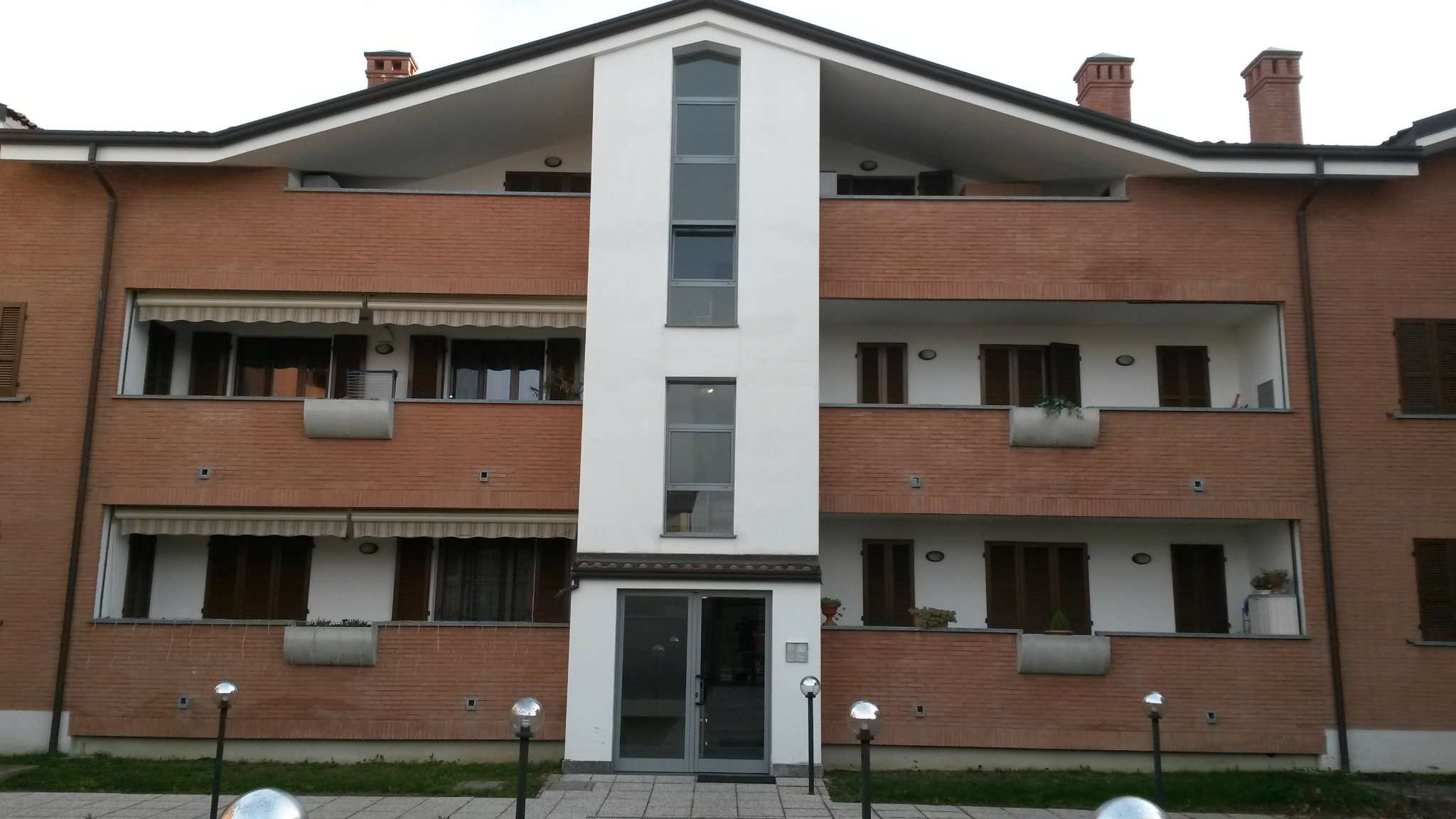 Appartamento CARONNO PERTUSELLA vendita   bach OGGI CASA CESATE