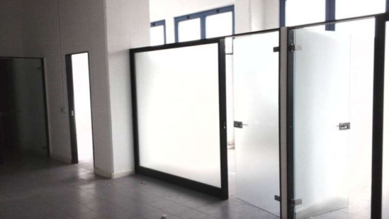 Negozio - Loc.Com. NAPOLI affitto  PONTICELLI FERRANTE IMPARATO Doma Immobiliare S.a.s.