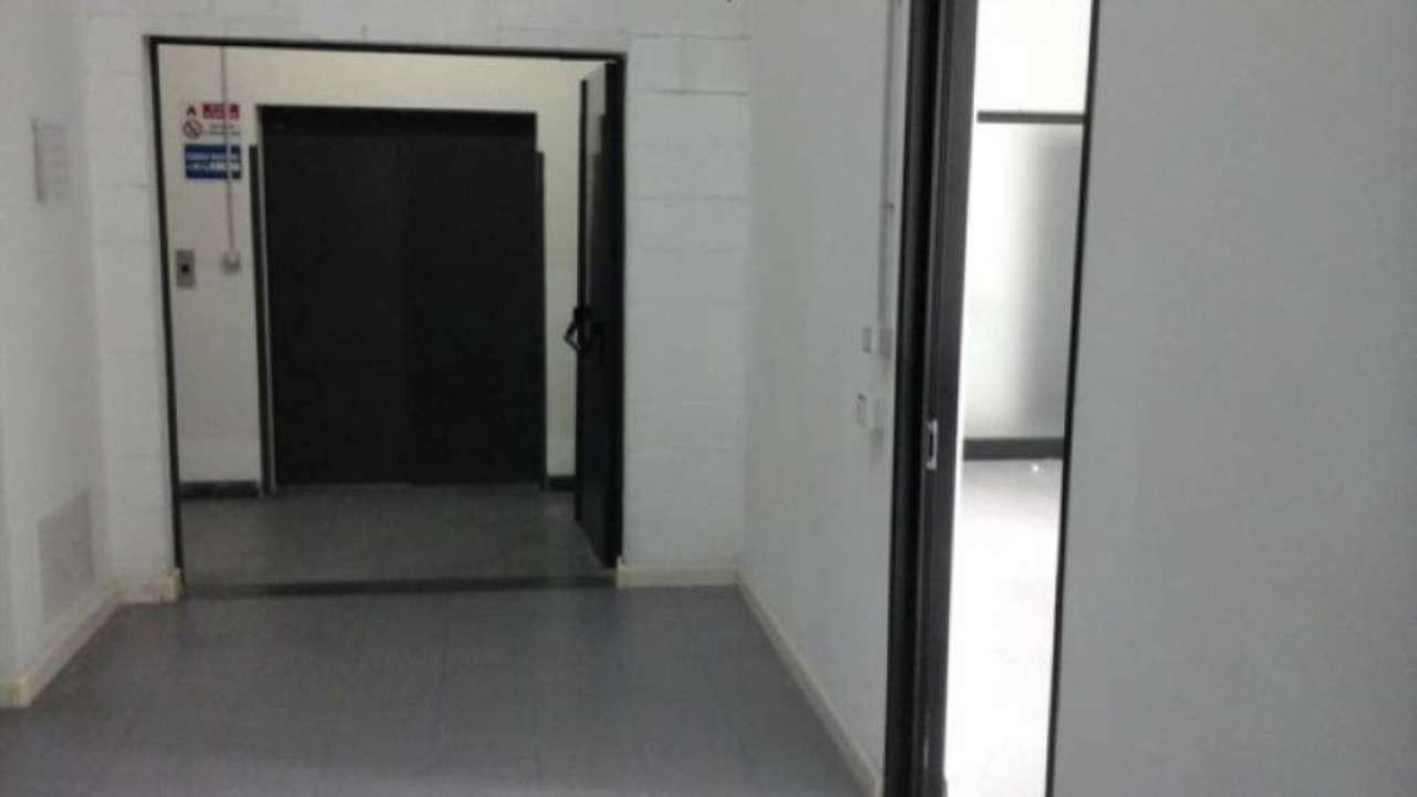 Negozio - Loc.Com. NAPOLI affitto  PONTICELLI FERRANTE IMPARATO Doma Immobiliare S.a.s.