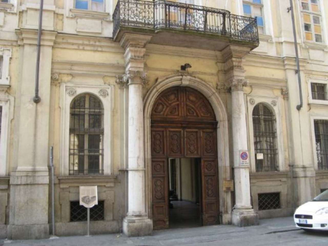 Torino  -  Centro  - via Cavour  - 1500 mq