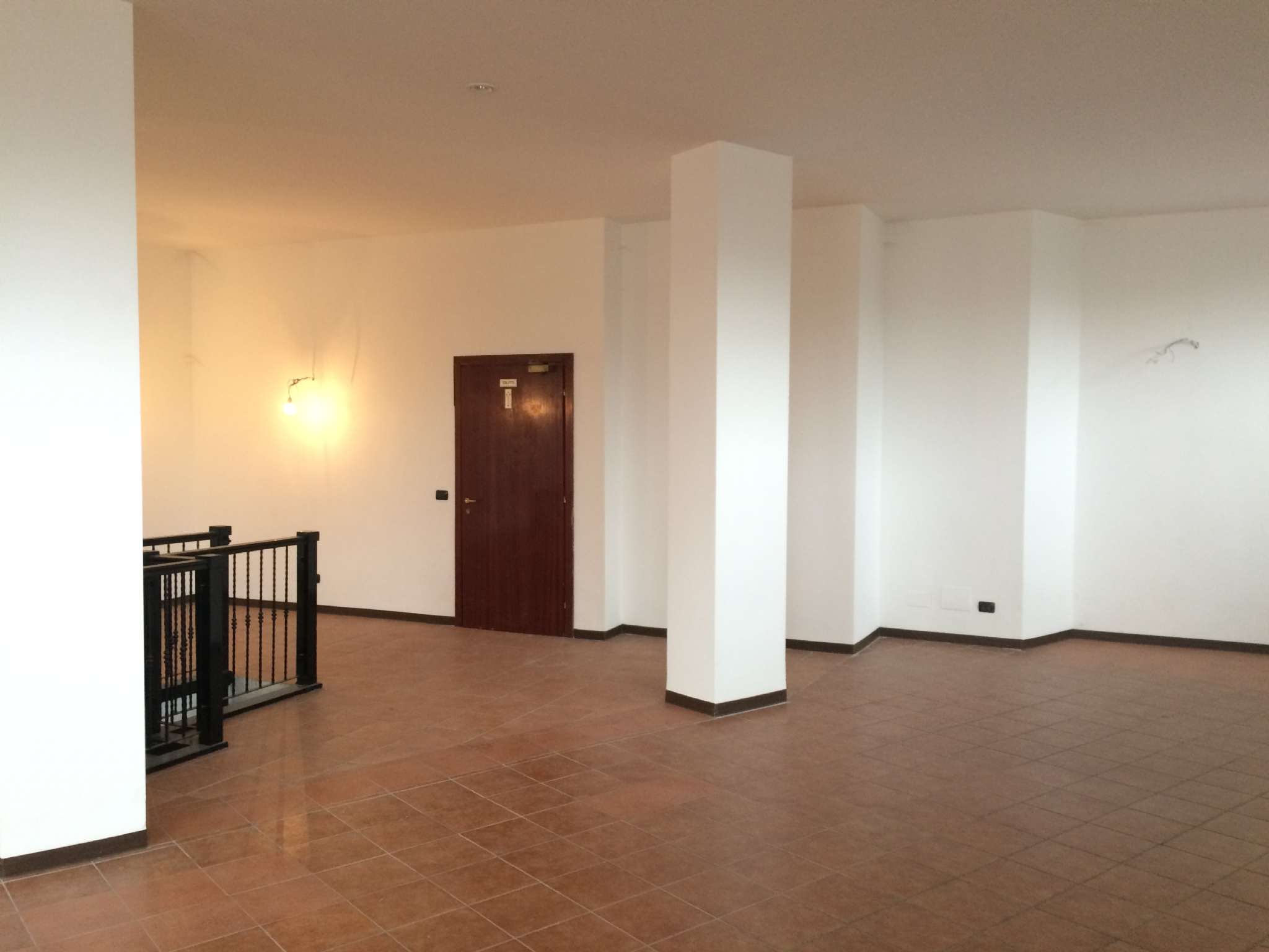 Negozio - Loc.Com. MILANO vendita  BRUZZANO Oroboni MILANO CASE
