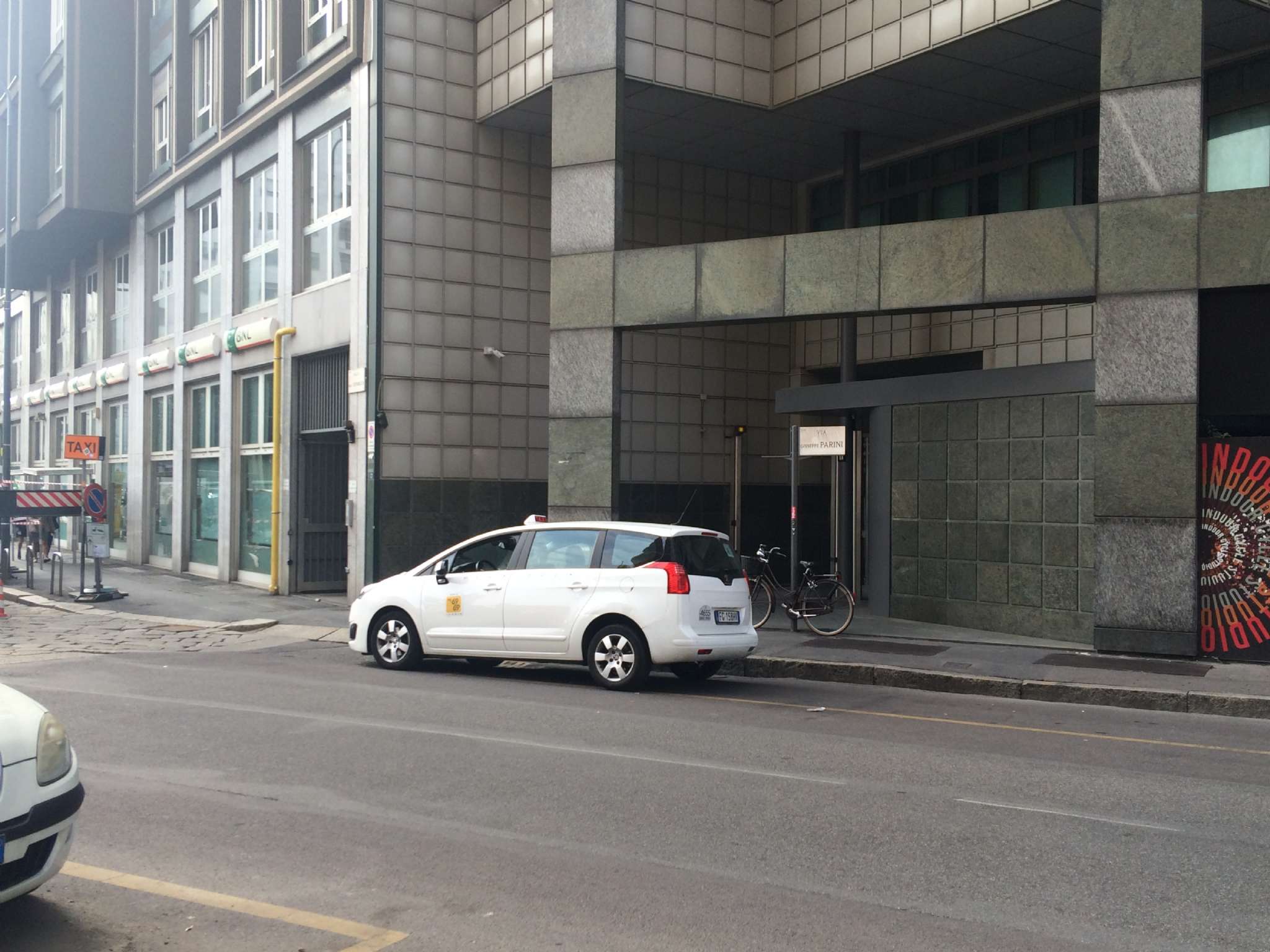 Box auto - Posto auto MILANO affitto  REPUBBLICA  MILANO CASE