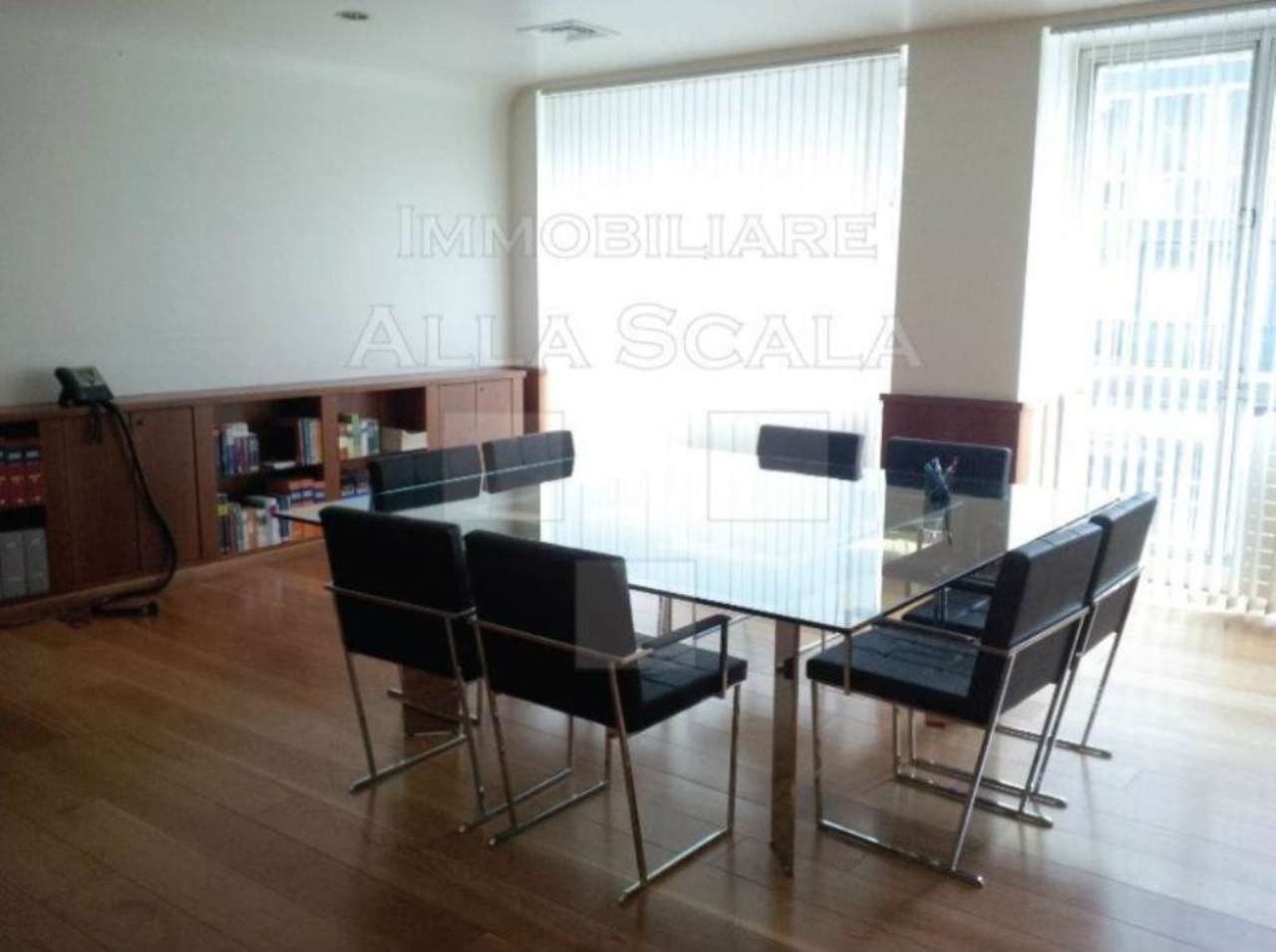 Ufficio - Loc.Com. MILANO affitto  CENTRO STORICO Europa Immobiliare Alla Scala srl